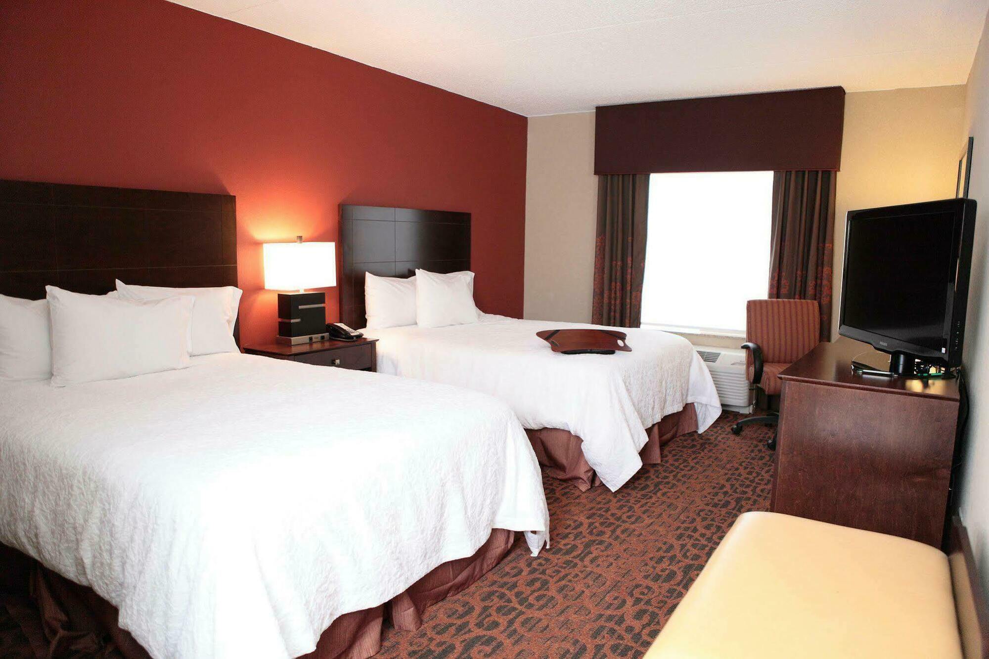 Hampton Inn Milan Habitación foto